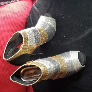 Womens platform heel bootie